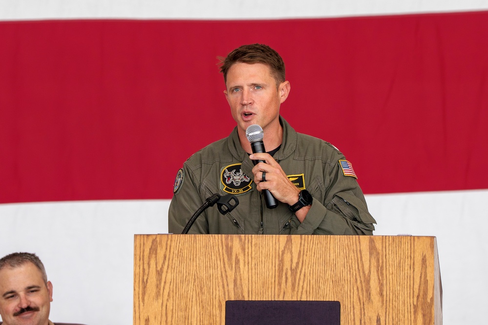 Bloodhounds Welcome Carmody as He Assumes Command of VX-30