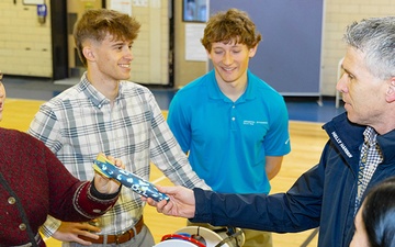 NUWC Division Newport engineer mentors university students on underwater vehicle projects