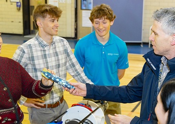 NUWC Division Newport engineer mentors university students on underwater vehicle projects