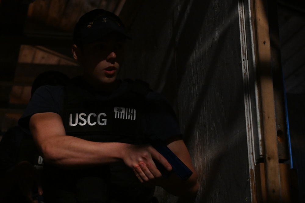 Coast Guard conducts law enforcement training in Tidewater area