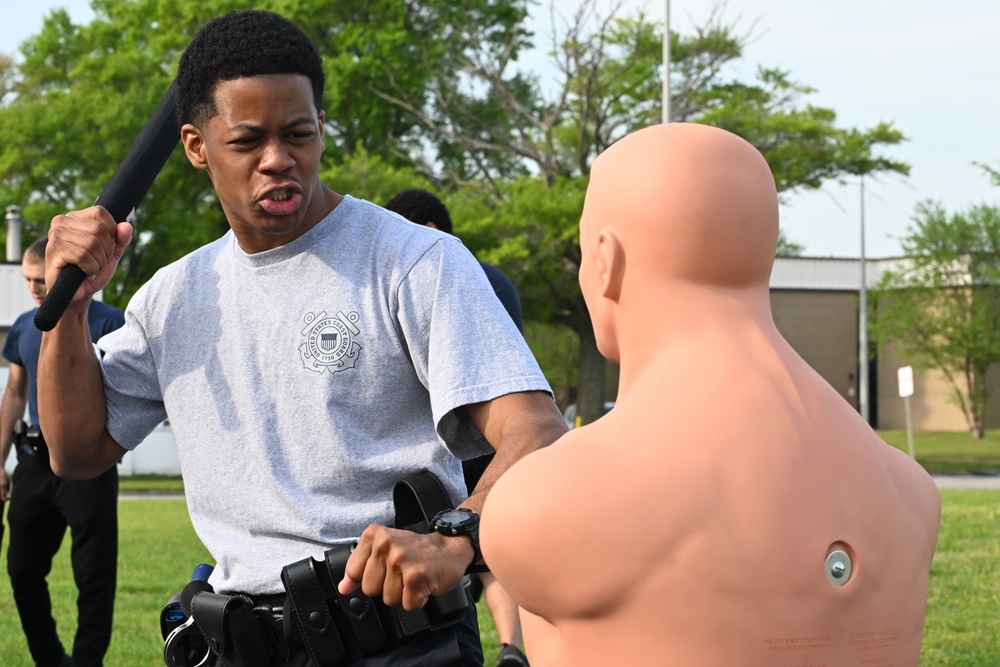 Coast Guard conducts law enforcement training in Tidewater area