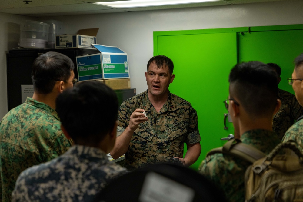 8th TSC &amp; Singapore army conduct logistics subject matter expert exchange