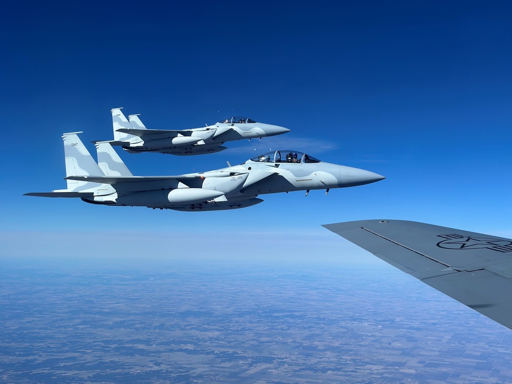 F-15QA pre-delivery aerial refueling mission highlights teamwork