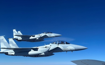 F-15QA pre-delivery aerial refueling mission highlights teamwork