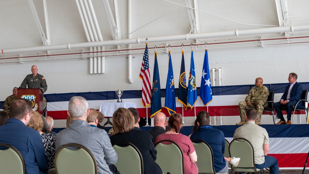 Omaha Trophy Presentation at the 171st ARW