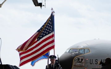 Omaha Trophy Presentation at the 171st ARW
