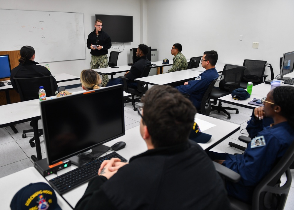 Air Intercept Controllers Train at Point Loma
