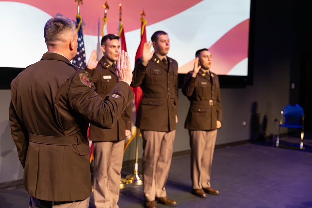 Meisler swears in cadets