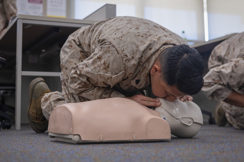 Occupational Safety and Health hosts first aid, CPR, and AED training for Marines and spouses