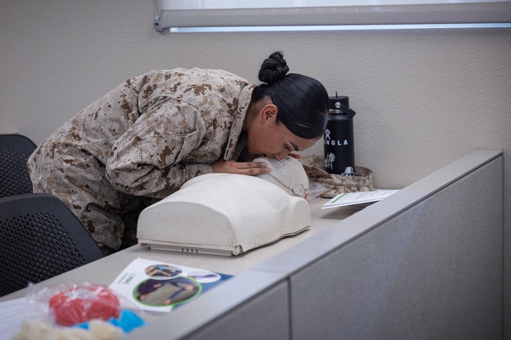 Occupational Safety and Health hosts first aid, CPR, and AED training for Marines and spouses