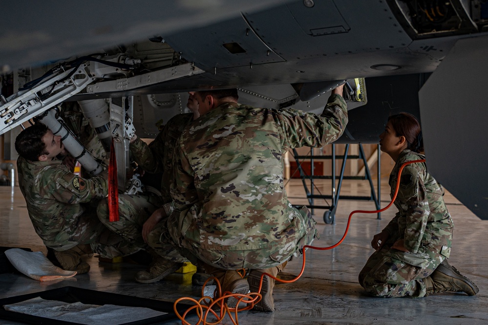 Airmen Conduct F-16 MX Training