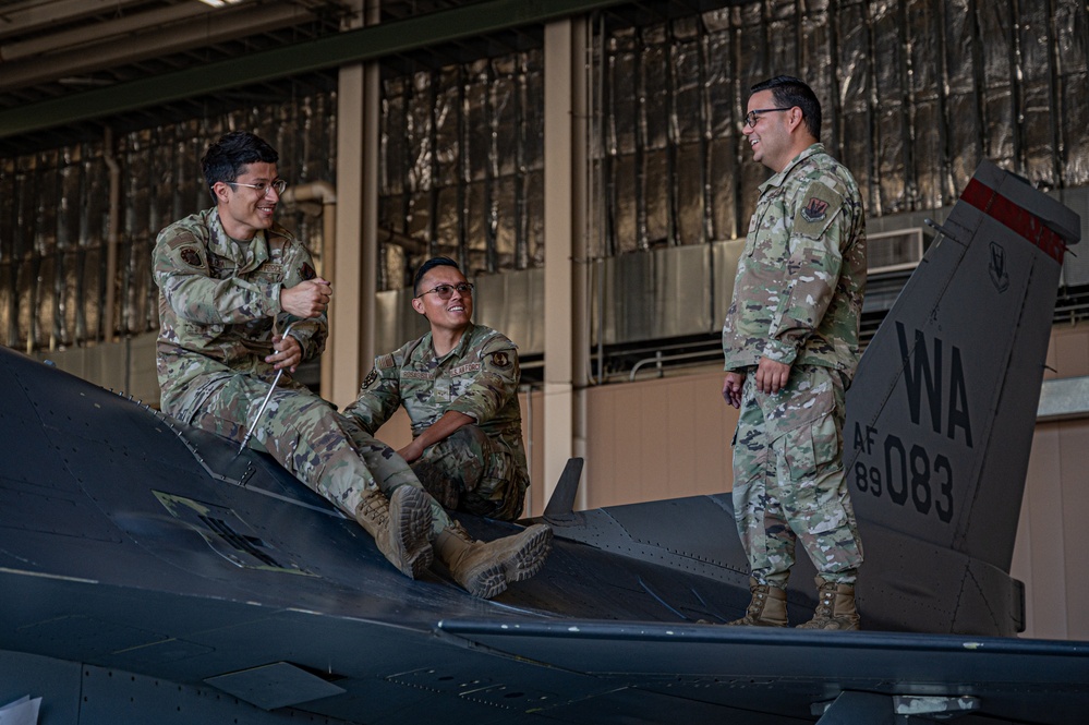 Airmen Conduct F-16 MX Training