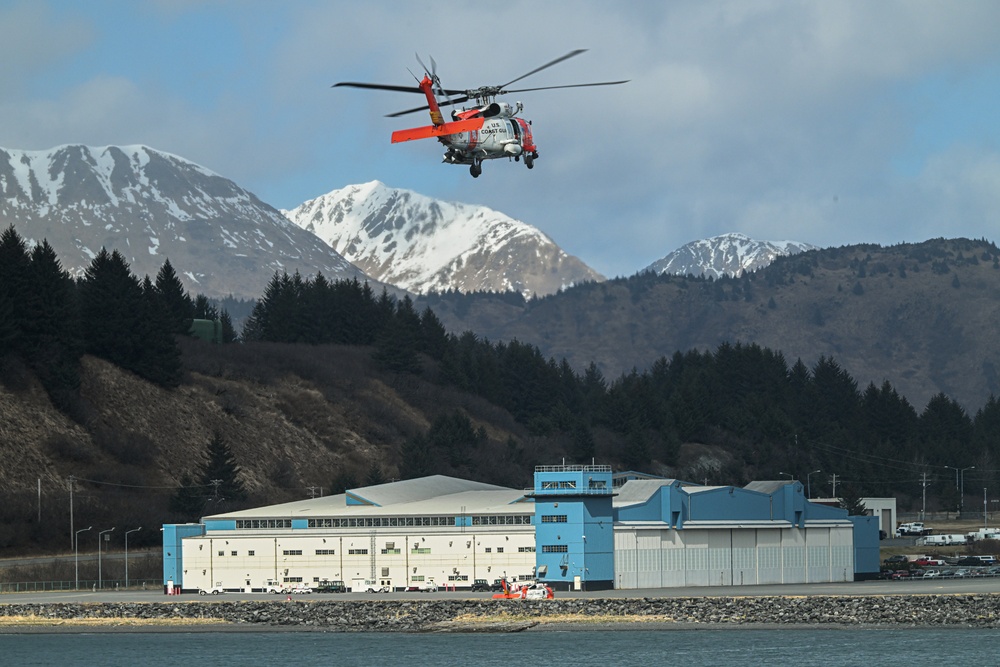 Coast Guard helicopter aircrew participates in joint-branch exercise in Kodiak, Alaska