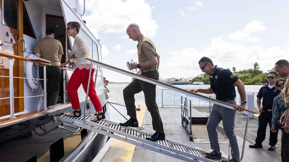 Gold Star Families Honor fallen service members on Barge Tour