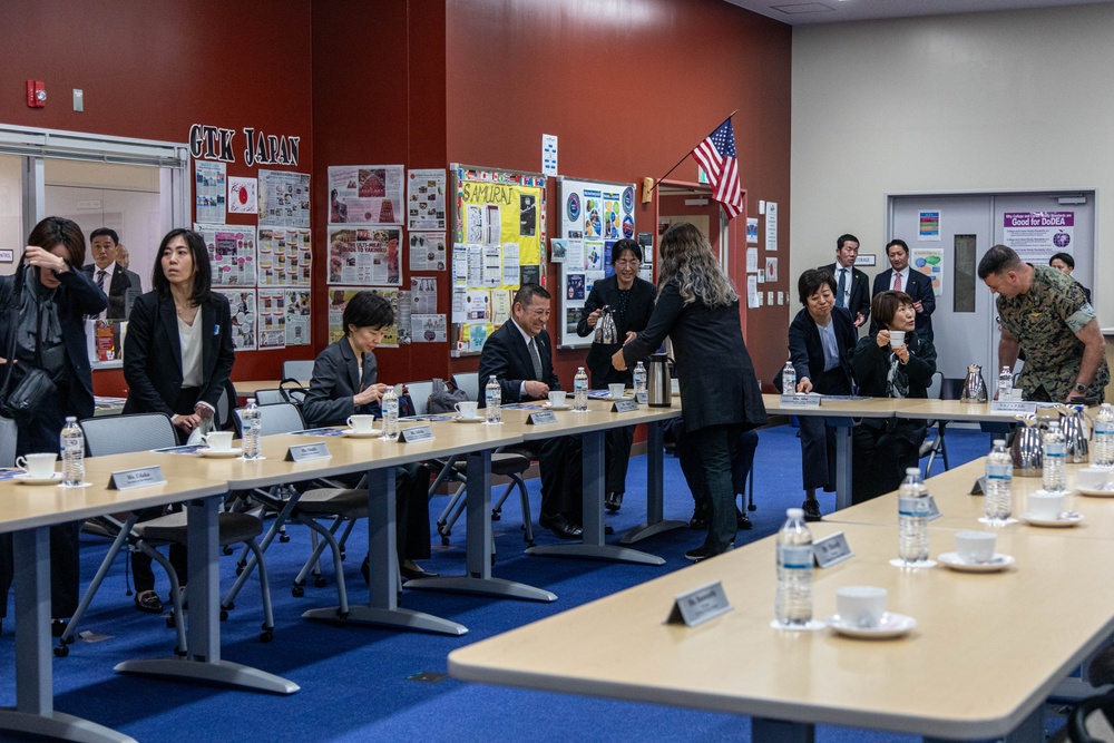 Japanese Education Minister Visits Matthew C. Perry High School