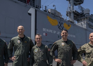 Wasp Hosts Vice Adm. Perry