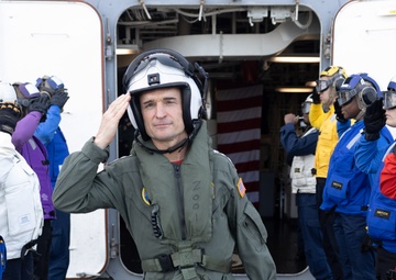 Wasp Hosts Vice Adm. Perry