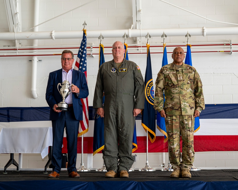 Omaha Trophy Presentation at the 171st ARW