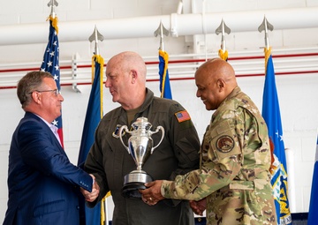 Omaha Trophy Presentation at the 171st ARW