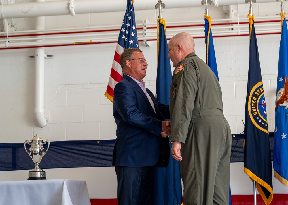 Omaha Trophy Presentation at the 171st ARW