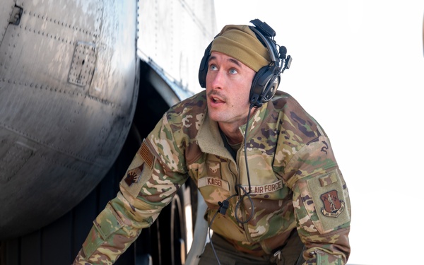 109th Airlift Squadron Flush Training