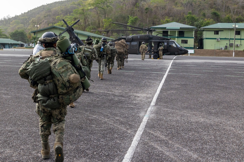 U.S. and Mexican marines conduct UH-60 Black Hawk helicopter movement at TRADEWINDS 25
