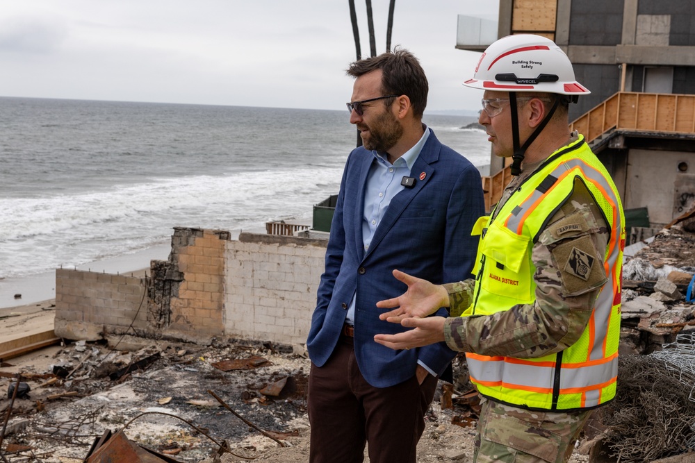 Palisades Tour with state Sen. Ben Allen