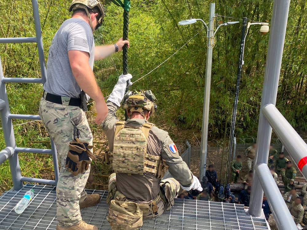 Multinational special operation forces conduct speed rope training during TW25