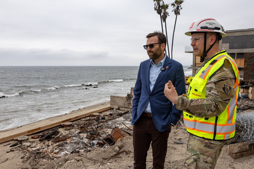 Palisades Tour with state Sen. Ben Allen