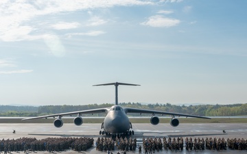 439th Airlift Wing Group Photo