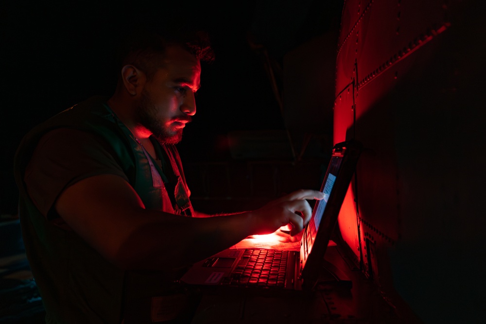Helicopter Maritime Strike Squadron (HSM) 60 Conducts Maintenance Aboard USS Oscar Austin (DDG 79)