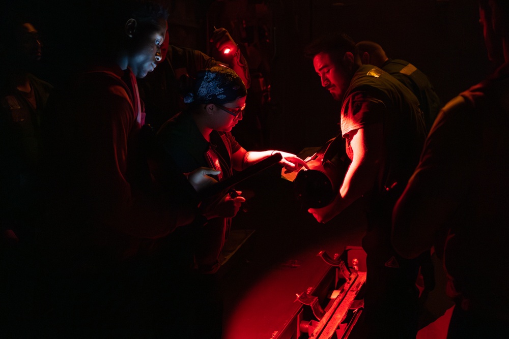 Helicopter Maritime Strike Squadron (HSM) 60 Conducts Maintenance Aboard USS Oscar Austin (DDG 79)