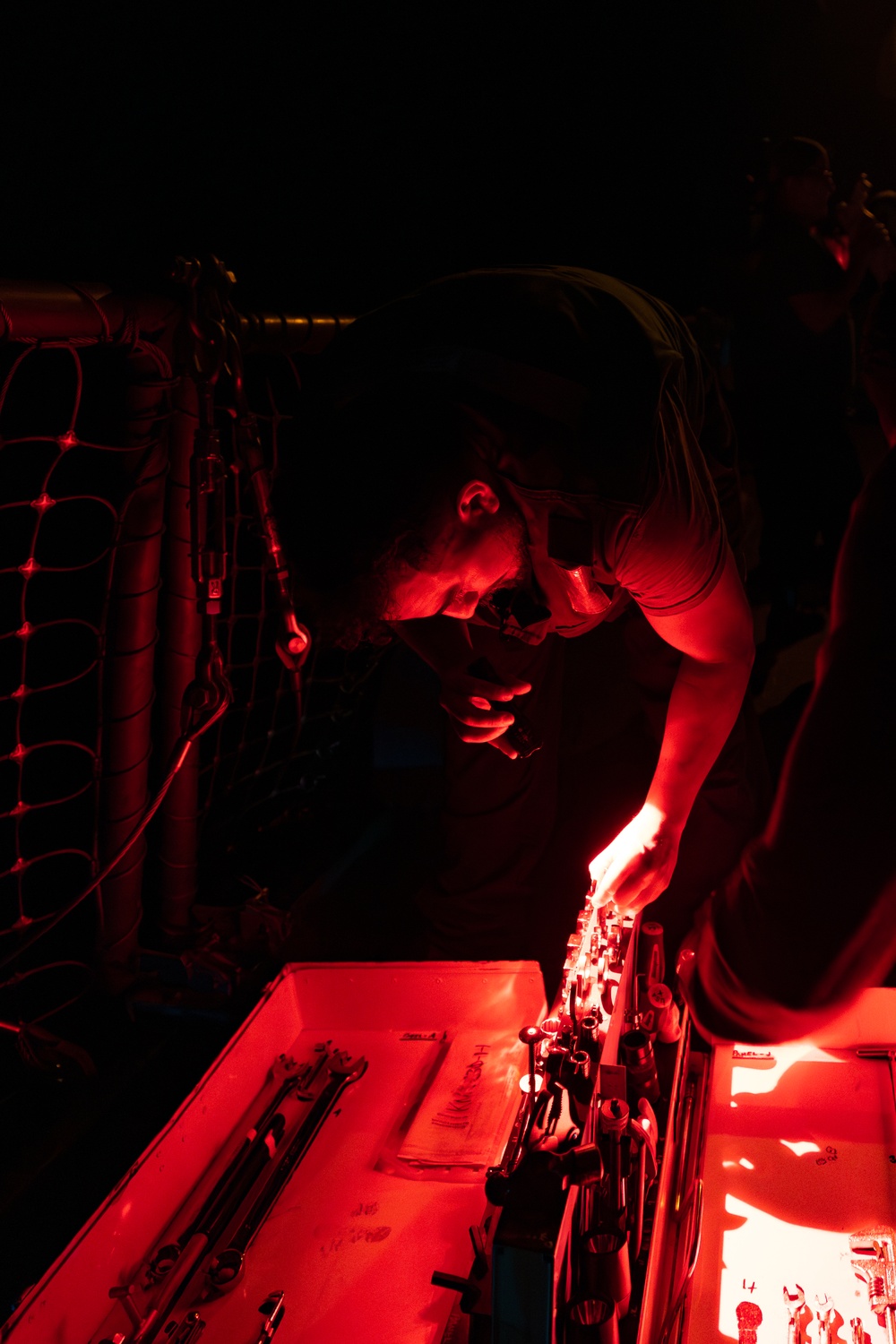 Helicopter Maritime Strike Squadron (HSM) 60 Conducts Maintenance Aboard USS Oscar Austin (DDG 79)
