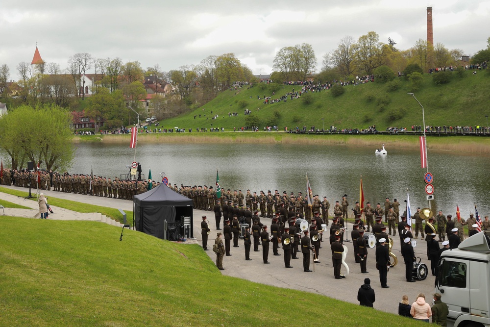 Task Force Iron celebrates Day of the Restoration of Latvian Independence with NATO Allies