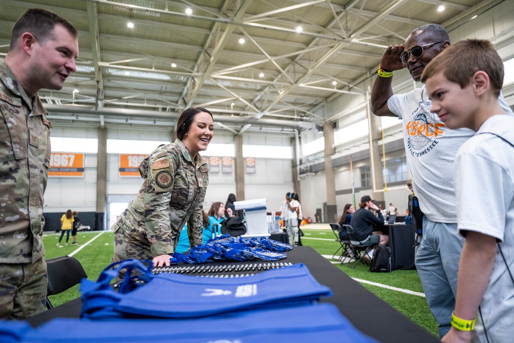 134th ARW Recruiters Attend Community Event