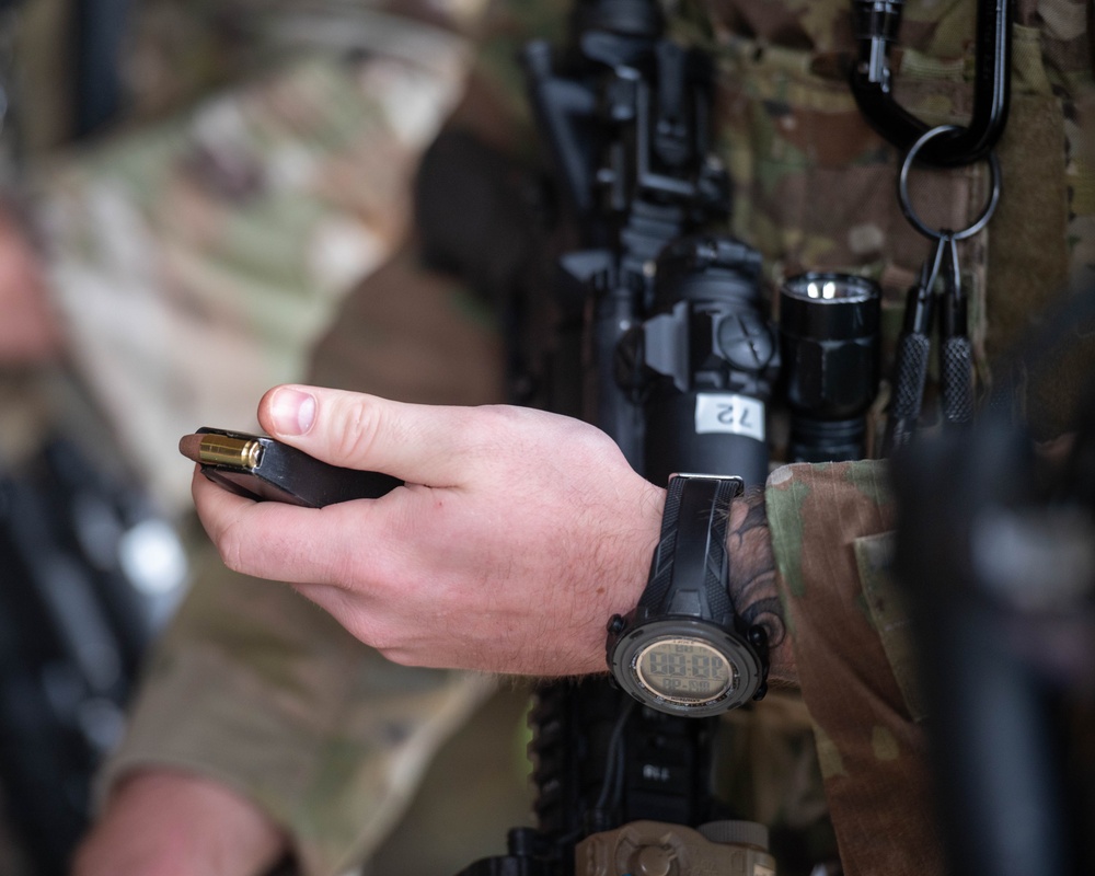 134th Security Forces Train with Blount County SWAT