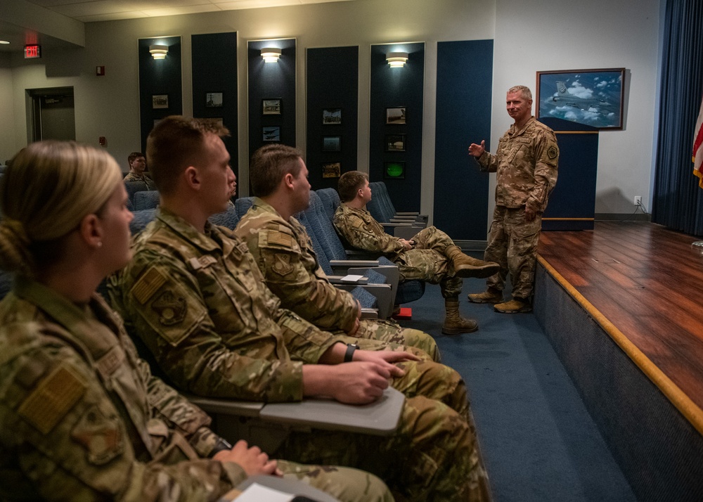 138FW Commander Visits the Rising 6