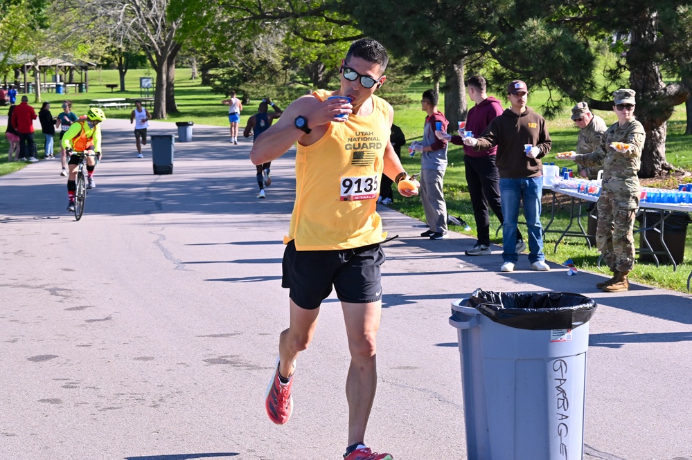 National Guard Soldiers, Airmen compete in and support annual Lincoln Marathon
