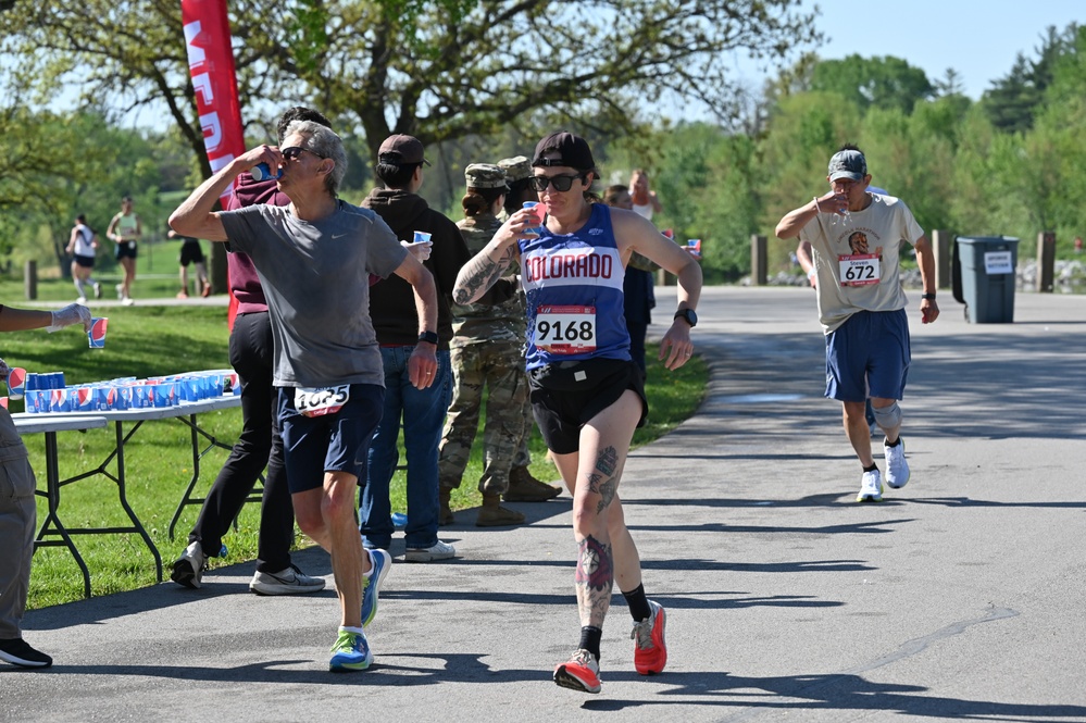 National Guard Soldiers, Airmen compete in and support annual Lincoln Marathon