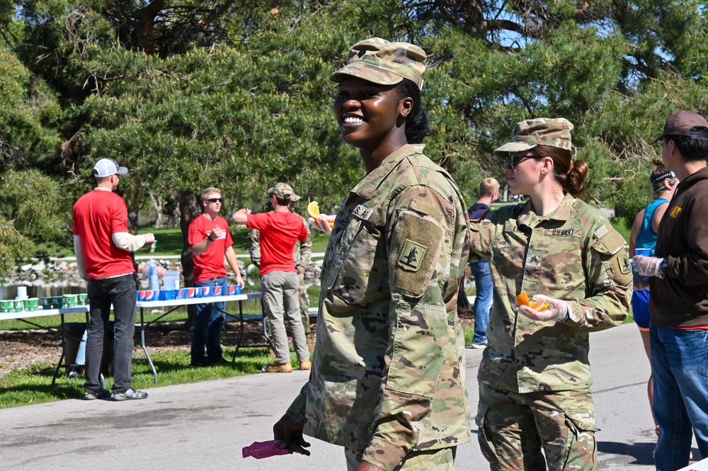 National Guard Soldiers, Airmen compete in and support annual Lincoln Marathon