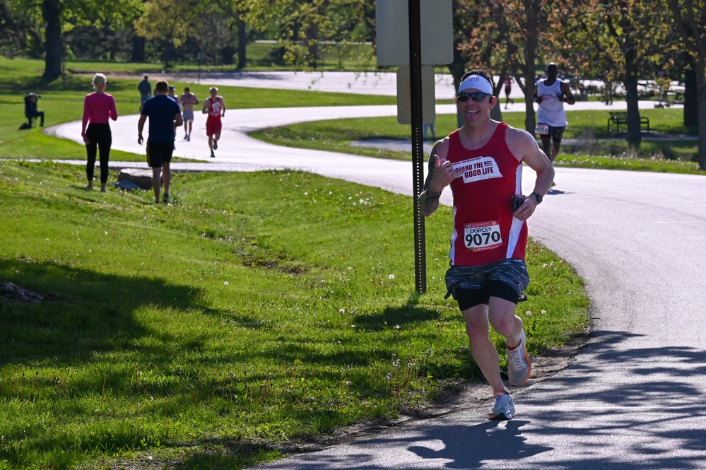 National Guard Soldiers, Airmen compete in and support annual Lincoln Marathon