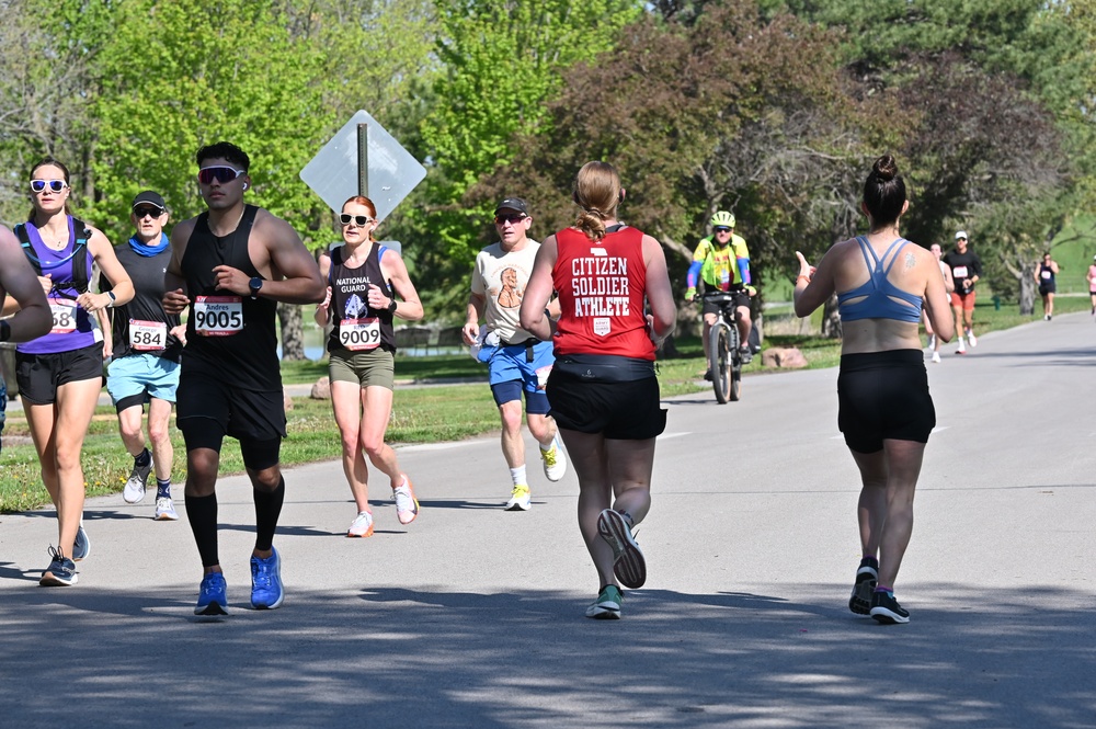 National Guard Soldiers, Airmen compete in and support annual Lincoln Marathon