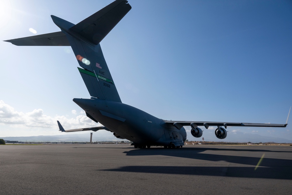 446th Aircraft Maintenance Squadron maintainers prepare C-17 Globemaster for take-off