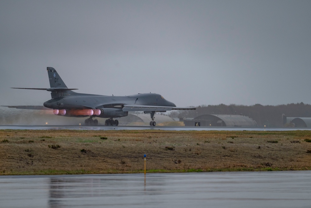 Bomber operations: BTF 25-2
