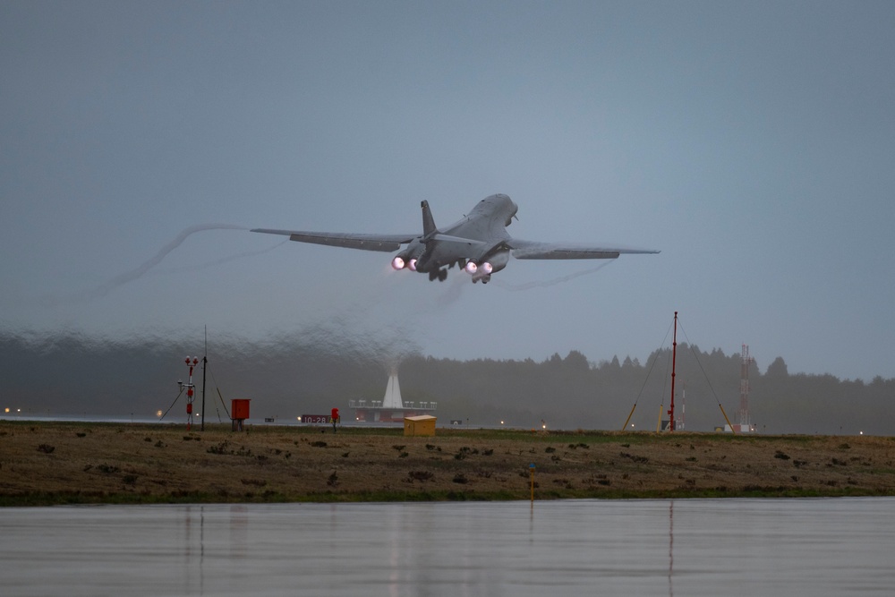 Bomber operations: BTF 25-2