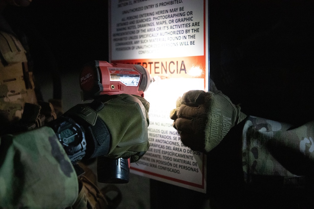U.S. Soldiers establish the New Mexico National Defense Area