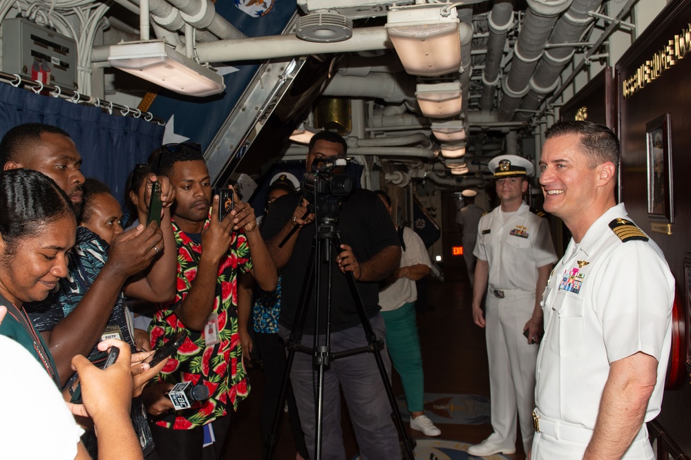 USS Blue Ridge arrives in Suva, Fiji