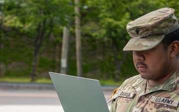 Soldiers Participate in Combat Lifesaver Course