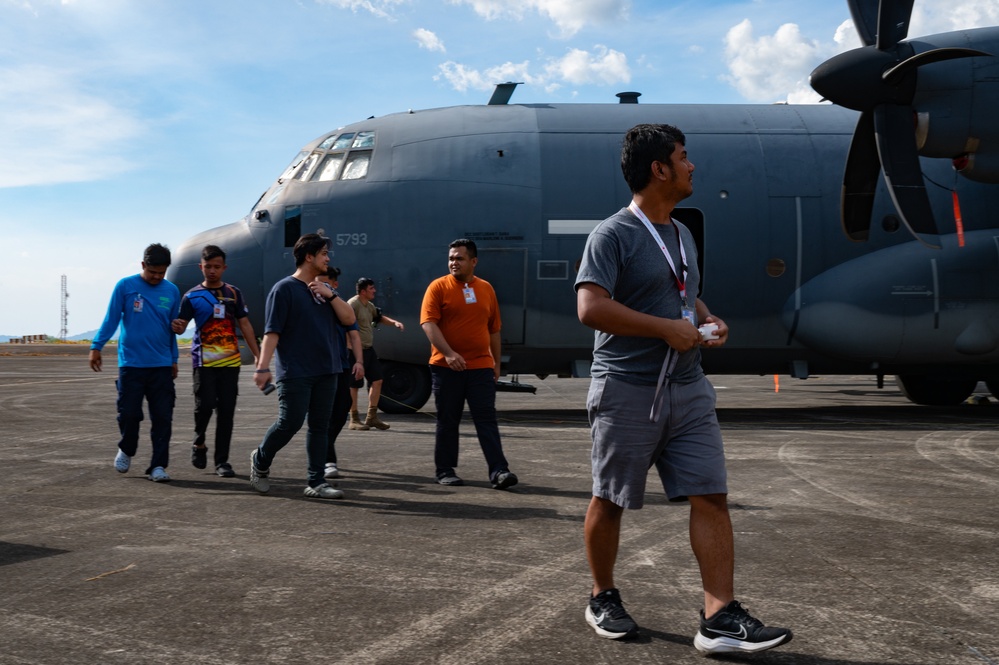 Balikatan 25: U.S. and Philippine Aviation Communities Strengthen Partnerships