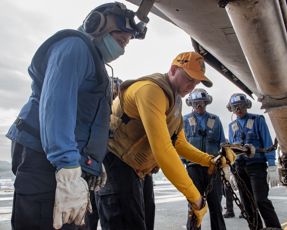 George Washington Sailors train during a general quarters drill